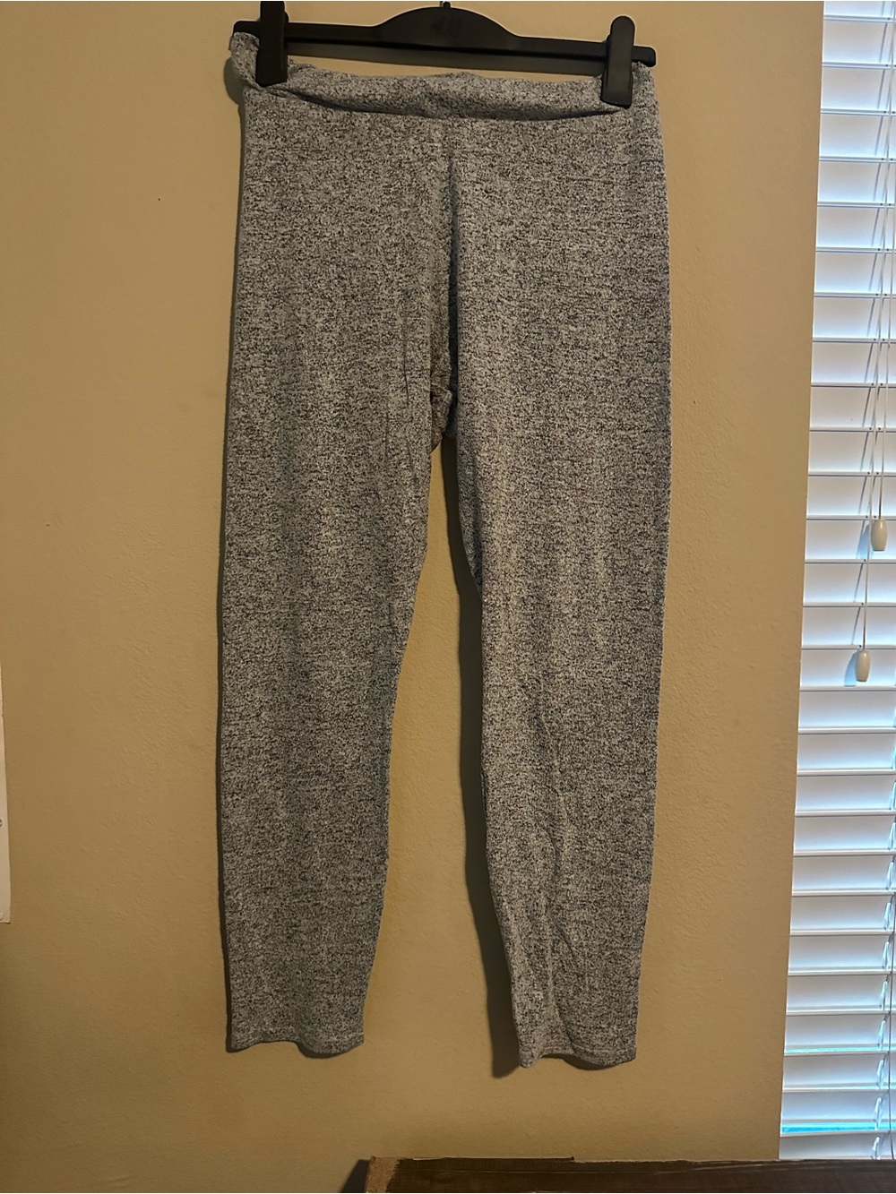 LC Lauren Conrad Heather Gray Knit leggings